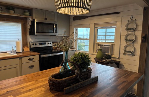 Harkers Island House | Harkers Island Historic Waterfront Cottage Established 1912 Gracie’s Landing