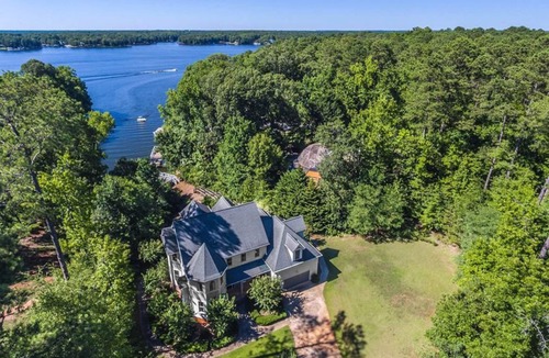 Littleton House | Harper’s Hideaway Lake Gaston Retreat