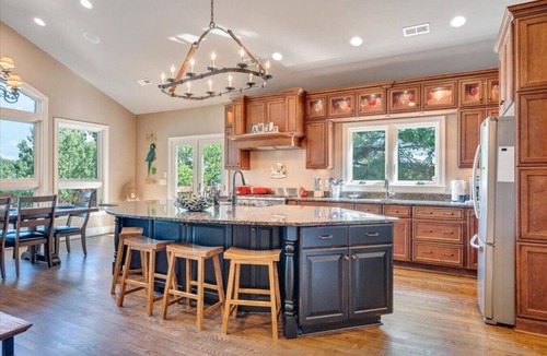 Moneta House | Hastings on Hickory - Luxury, sleeps 8, dock