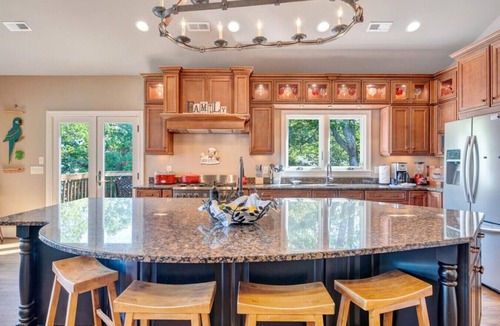 Moneta House | Hastings on Hickory - Luxury, sleeps 8, dock