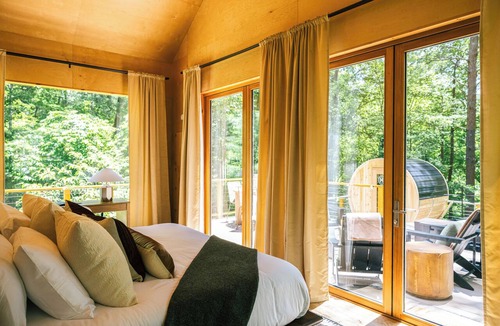 Cherry Log Cabin | Havenridge Hideaway Retreat ~ Sauna ~ Cold Plunge ~ Gym ~ EV Charger ~ Pets