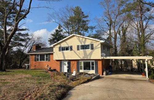 Oak Ridge House | Hawkeye Lodge of Oakridge 109