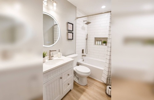 Hemlock Cottage | Haylie's Haven Coastal Style Retreat King Suite Sleeps 6