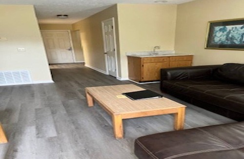 Benton House | Head line Big Bear Resort on Kentucky lake 5