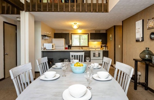 McGaheysville Villa | Heart of Massanutten Mountain Views, Pool & Summer Fun for the Whole Family