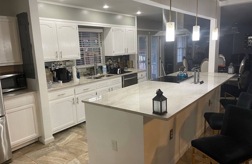 Riverdale House | HEATED POOL ~ THE WHITE HOUSE ATLANTA - MEZZANINE LEVEL