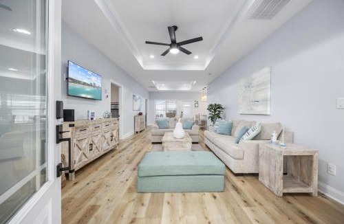 North Myrtle Beach House | HeatedPoolOasis, 2MinWalk2Beach, BeachGear, Golf