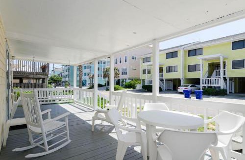 North Carolina Coast House | Henson Lower by Bryant Real Estate