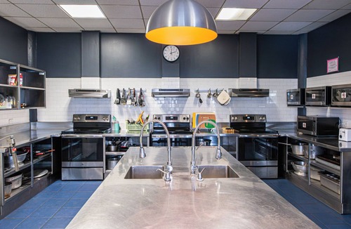 The Loop Hostel | HI Chicago Hostel