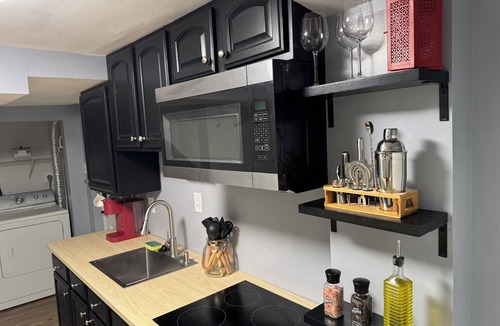 Suitland Apartment | Hidden Oasis 5 mins from DC
