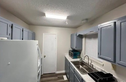 High Point House | High point home 5 mins away from HPU & downtown