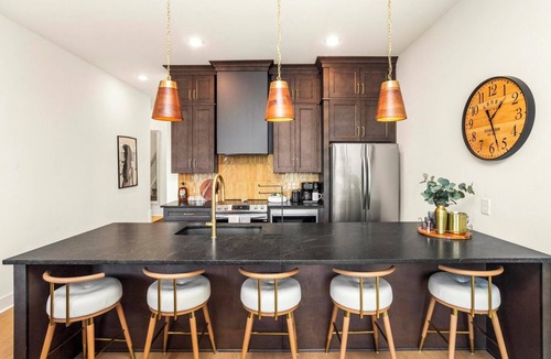Nashville House | High-Style Nash Escape Chic Décor Close to Town