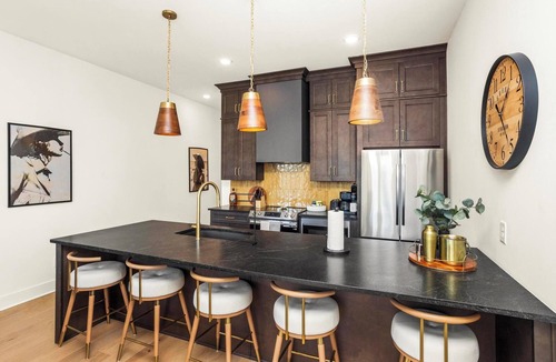 Nashville House | High-Style Nash Escape Chic Décor Close to Town