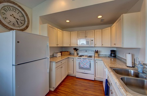 Avon Cottage | High Tide Top Floor Unit B Avon NC