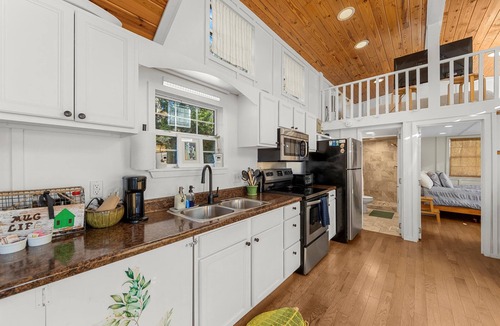 Sylva Cabin | Higher Ground-Eco Luxe Tiny Cabin/Stunning Views
