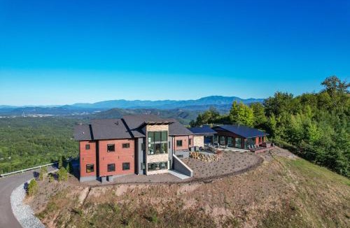 Sevierville Villa | Higher Power, 6bdrm 6bath, Specials, Free Tickets, Indoor Pool, Amazing View, Hot Tub, Gameroom