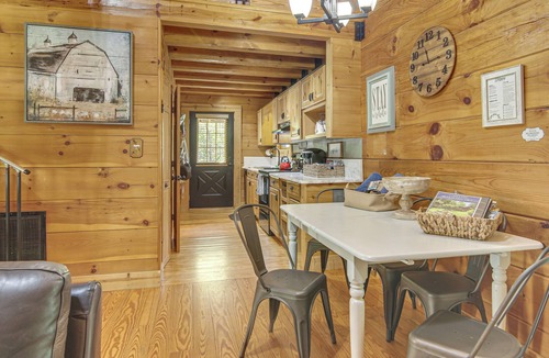 Saluda Cabin | Hike, Bike, Tubing, Whitewater Rafting! Saluda Gem