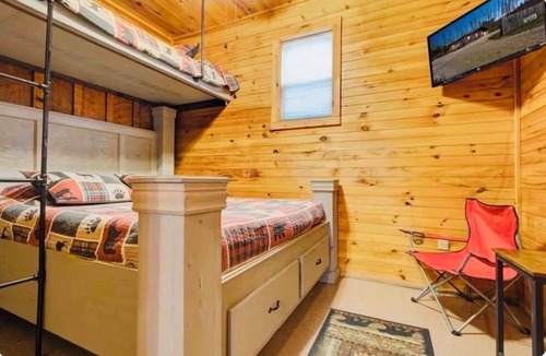 Pine Ridge Cabin | Hikers Haven Group Cabin- Sleeps 16 Retreat in the Red River Gorge