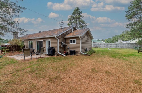 Minocqua House | Hill Hideaway Unit 2 - Pet-Friendly Lake Retreat