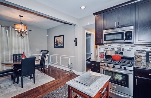 Hermosa House | Historic 1920s Private Bungalow Near Logan Square, pool and beach