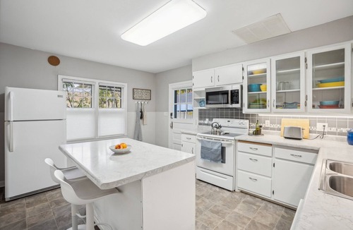 Eau Claire Condo | Historic 3BR in Third Ward Walk to UWEC