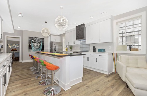Historic District House | Historic Annapolis~New interior~5+ parking spaces~6BR, 4BA
