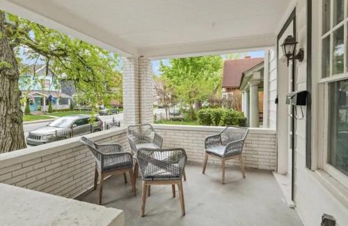 Herron Morton House | Historic Charming 2Story 10BR House - Sleep 20