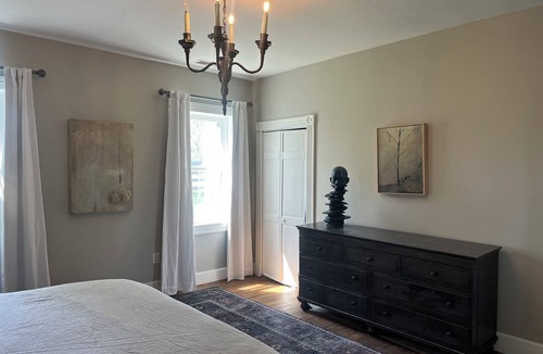 Paris House | Historic circa 1790 2 bedroom farmhouse on 6 acres in beautiful Paris, Kentucky.