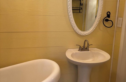 Decatur Cottage | Historic Cottage behind the Historic Knight-Irwin House