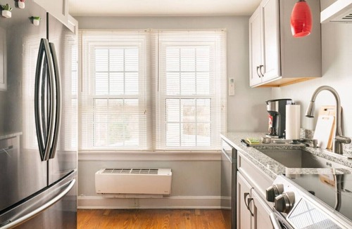 Hagerstown Condo | Historic & Cozy ~ Near Antietam Battle & WhiteTail