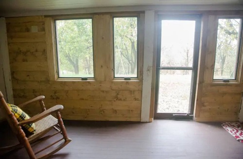 Winchester Cabin | Historic Log Cabin - Farm - Near RRG and Lex. Winter retreat rates available