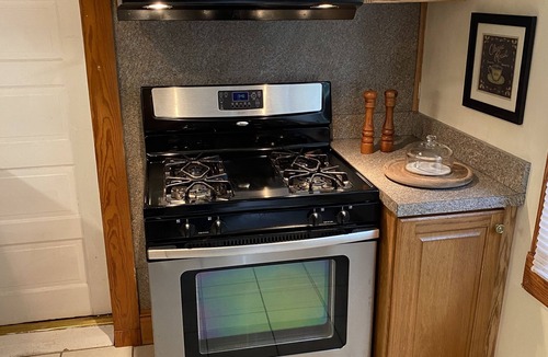 Portsmouth Apartment | Historic Olde Towne 2 Bedroom 1 Bath 1100sq ft Vacation Rental