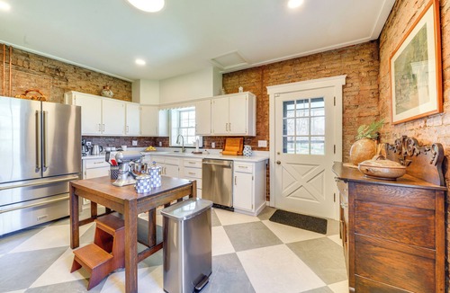 Nicholasville House | Historic & Spacious Family Home in Nicholasville!