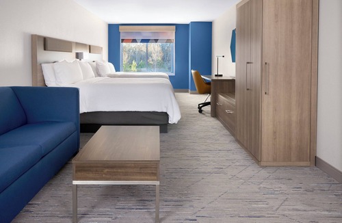 Farmers Hotel | Holiday Inn Express and Suites Morehead by IHG