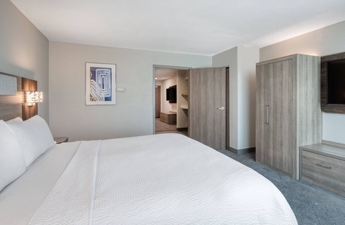 Greenwood Hotel | Holiday Inn Express Hotel & Suites Greenwood by IHG