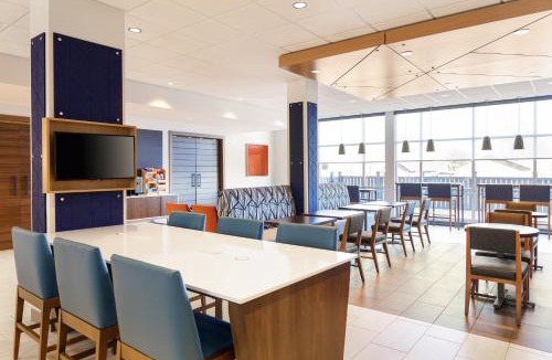 Downtown Knoxville Hotel | Holiday Inn Express Knoxville Downtown by IHG