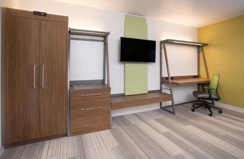 Versailles Hotel | Holiday Inn Express & Suites - Lexington W - Versailles by IHG