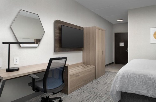 Clinton Hotel | Holiday Inn Express & Suites Knoxville-Clinton by IHG