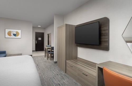 Clinton Hotel | Holiday Inn Express & Suites Knoxville-Clinton by IHG