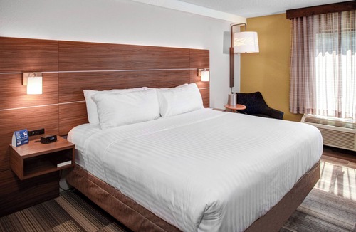 Mechanicsville Hotel | Holiday Inn Express Richmond-Mechanicsville by IHG