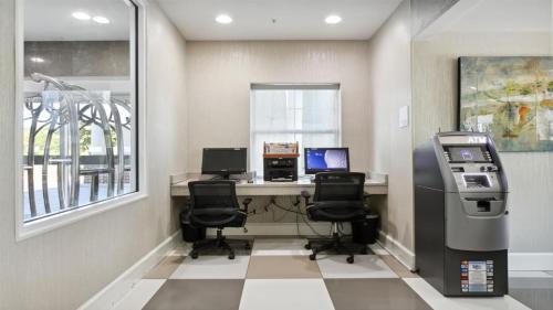 Lightfoot Resort | Holiday Inn Express Williamsburg North by IHG