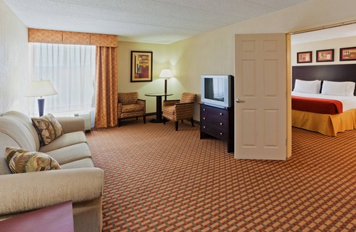 Woodstock Hotel | Holiday Inn Express Woodstock-Shenandoah Valley by IHG