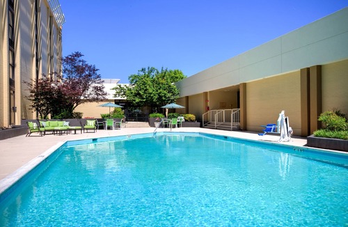 Cave Spring Hotel | Holiday Inn Roanoke-Tanglewood-Rt 419&i581, an IHG Hotel