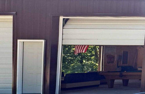 Rowdy House | Holler Hide-Out! Close to Hazard and Jackson with huge MAN CAVE/HOT TUB!