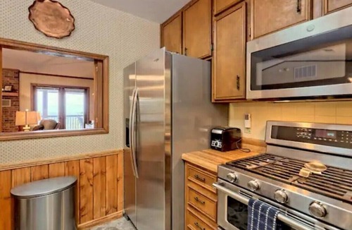 Franklin House | Holler Hideaway a 5BR Mountain Retreat