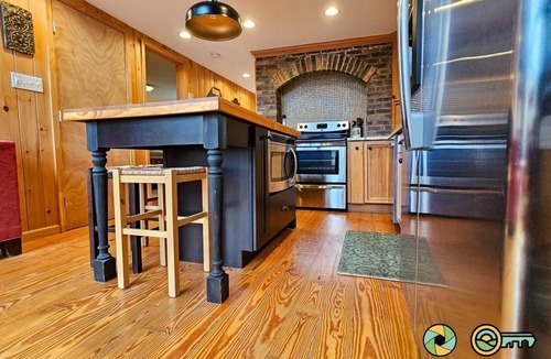 Basye Ski Chalet | Holocene Chalet - treetop mountain views!