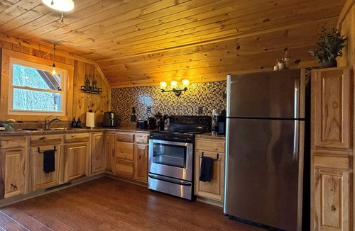 Wellington Cabin | Home Away From Home Escape at Cave Run Lake