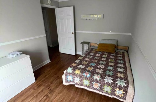 Paw Creek House | Home near uptown w fenced yard