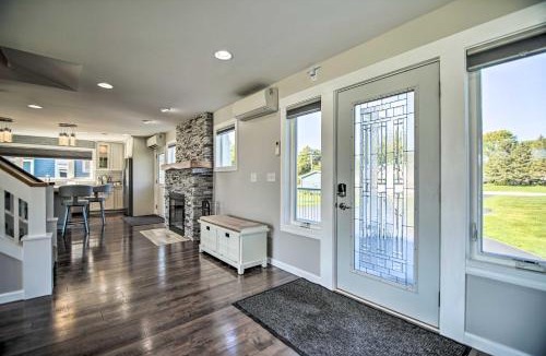 McHenry House | Home on Fox River: Modern Decor Style!