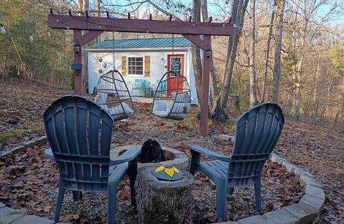 Stanton Cabin | Homespun Hideaway a fun and folksy tiny house for your escape to the mountains